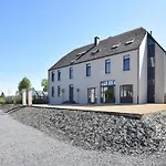 Semesterbostad Fancy In With Pool House & Indoor Pool *