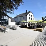 Semesterbostad Fancy In With Pool House & Indoor Pool