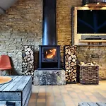 Semesterbostad Fancy In With Pool House & Indoor Pool