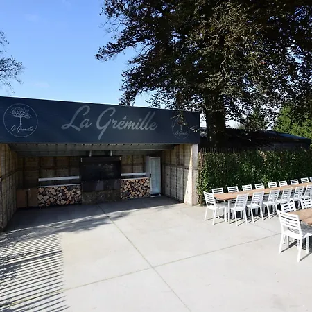 Дом отдыха Fancy In With Pool House & Indoor Pool Sainte-Cecile