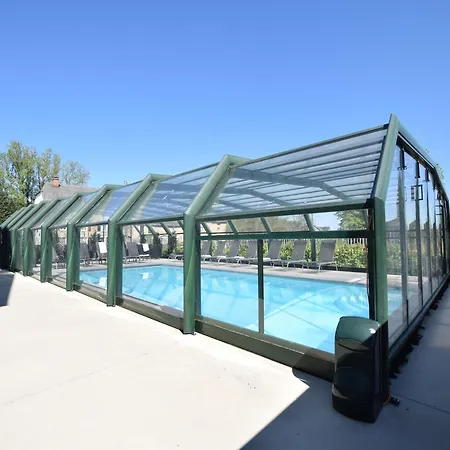 Fancy In With Pool House & Indoor Pool