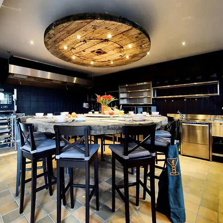 Σπίτι διακοπών Fancy In With Pool House & Indoor Pool