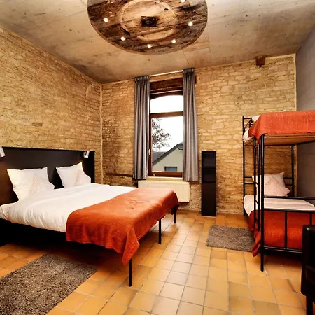 Дом отдыха Fancy In With Pool House & Indoor Pool