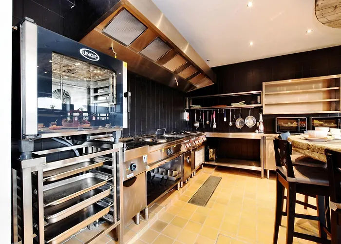 Fancy In With Pool House & Indoor Pool Sainte-Cecile