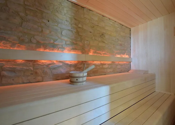 Fancy In With Pool House & Indoor Pool